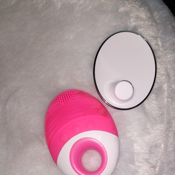 Facial cleansing brush - Picture 3 of 3